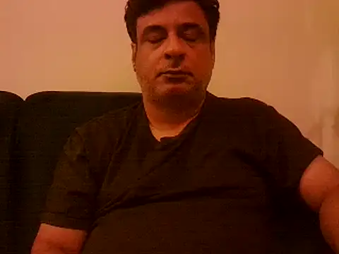 Snapshot of desipapaxxx chatting on December 6, 7:56 pm desipapaxxx online show from December 6, 7:56 pm