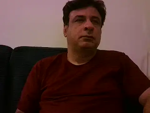 Snapshot of desipapaxxx chatting on March 8, 12:42 am desipapaxxx online show from March 8, 12:42 am