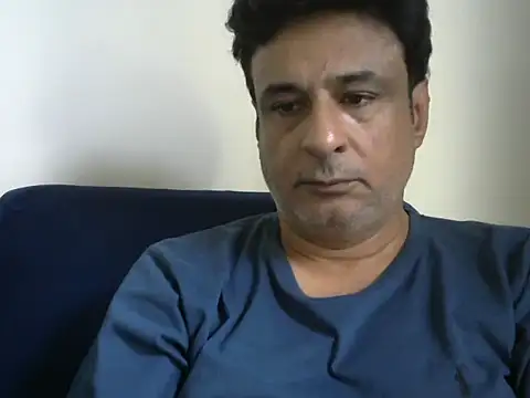 Snapshot of desipapaxxx chatting on October 16, 4:53 am desipapaxxx online show from October 16, 4:53 am