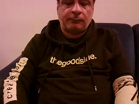 Snapshot of desipapaxxx chatting on December 23, 12:41 pm desipapaxxx online show from December 23, 12:41 pm