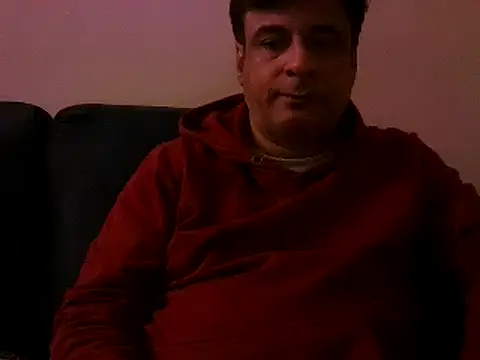 Snapshot of desipapaxxx chatting on December 8, 4:39 pm desipapaxxx online show from December 8, 4:39 pm