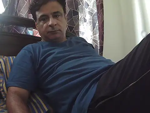 Snapshot of desipapaxxx chatting on September 17, 4:57 am desipapaxxx online show from September 17, 4:57 am