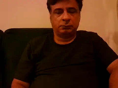 Snapshot of desipapaxxx chatting on December 3, 7:55 pm desipapaxxx online show from December 3, 7:55 pm