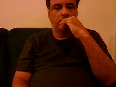 Snapshot of desipapaxxx chatting on December 15, 7:42 pm desipapaxxx online show from December 15, 7:42 pm