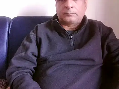 Snapshot of desipapaxxx chatting on December 20, 3:03 am desipapaxxx online show from December 20, 3:03 am
