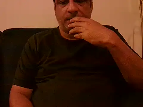 Snapshot of desipapaxxx chatting on February 23, 1:42 am desipapaxxx online show from February 23, 1:42 am