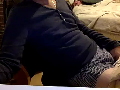 Snapshot of BADGUY2021 chatting on February 18, 6:39 pm BADGUY2021 online show from February 18, 6:39 pm
