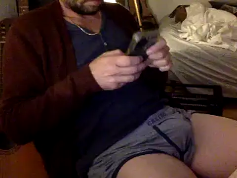 Snapshot of BADGUY2021 chatting on February 23, 7:03 pm BADGUY2021 online show from February 23, 7:03 pm