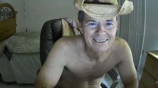 Snapshot of nakeedcowboi65 chatting on February 14, 9:03 am nakeedcowboi65 online show from February 14, 9:03 am