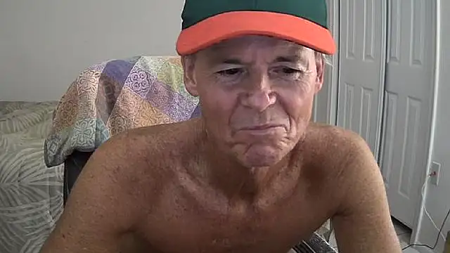Snapshot of nakeedcowboi65 chatting on October 17, 8:57 pm nakeedcowboi65 online show from October 17, 8:57 pm