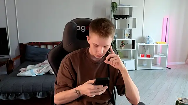 arlekincrop online show from September 26, 5:27 am