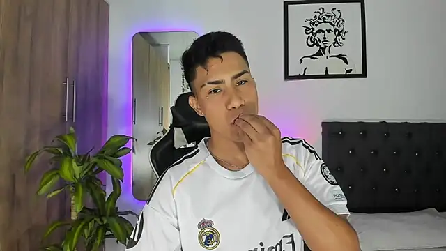 AlanNaughty online show from December 3, 1:11 am