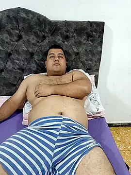 Snapshot of santi_hothot chatting on October 8, 5:23 am santi hothot online show from October 8, 5:23 am