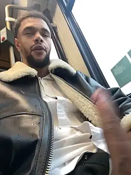 Lionayowe online show from November 1, 7:45 am