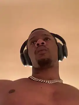 Snapshot of Tristris100 chatting on February 8, 9:36 pm Tristris100 online show from February 8, 9:36 pm