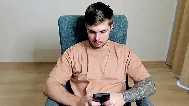 maks wolfis online show from March 5, 7:26 am