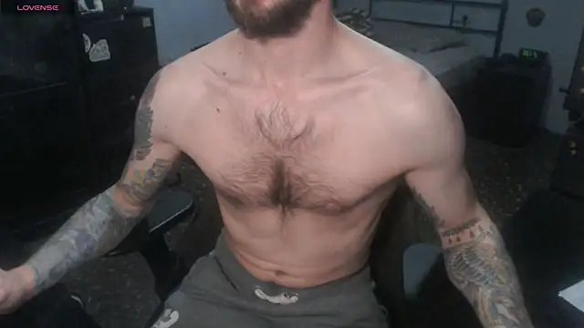 SexxxyLouis online show from December 17, 8:37 pm