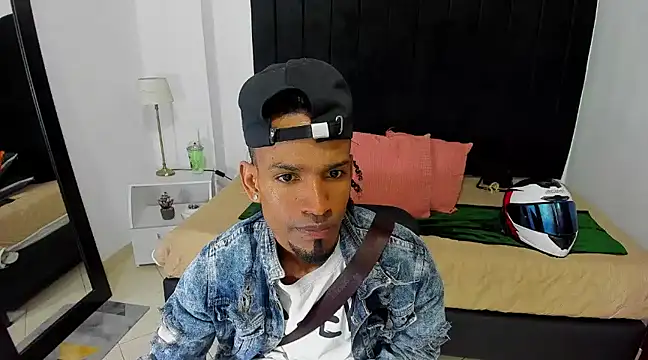 Snapshot of anhtony_wayans chatting on December 7, 12:42 am anhtony wayans online show from December 7, 12:42 am