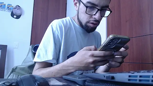 fvckolombianguyy online show from February 22, 3:32 pm