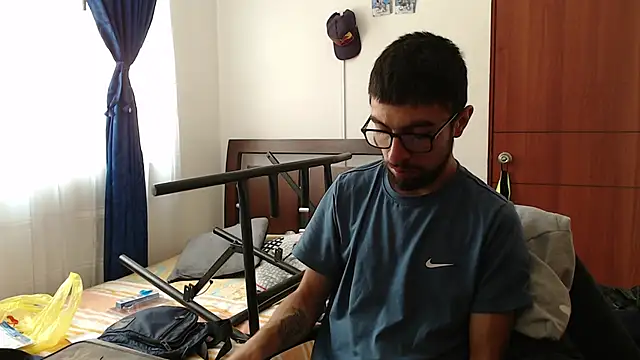 fvckolombianguyy online show from February 28, 5:48 pm