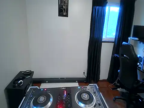 longdick4you8686 online show from December 24, 2:33 pm