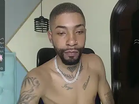 Snapshot of kilian_xx chatting on January 15, 12:58 pm kilian xx online show from January 15, 12:58 pm