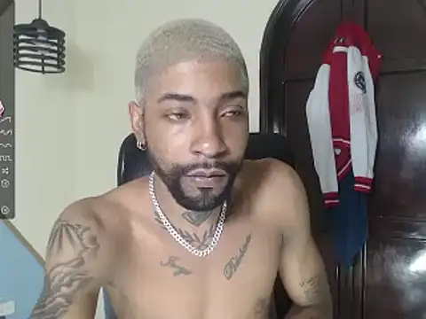 Snapshot of kilian_xx chatting on December 26, 12:49 pm kilian xx online show from December 26, 12:49 pm