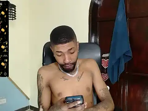 Snapshot of kilian_xx chatting on February 22, 4:05 pm kilian xx online show from February 22, 4:05 pm