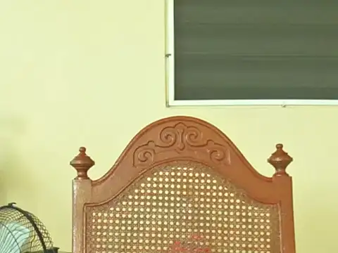 thesugar32 online show from April 18, 1:12 pm