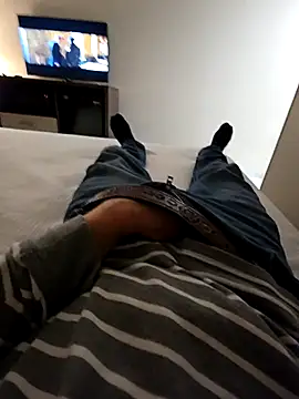 girthywhit10 online show from April 13, 4:02 am