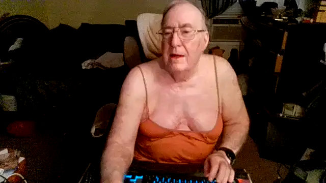 Toastir online show from April 15, 5:02 pm