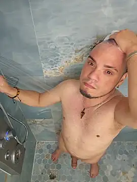 latinoflpr online show from December 14, 5:03 am