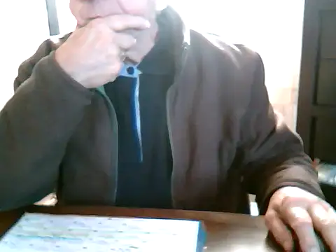 Snapshot of johnjohn622662 chatting on October 28, 1:24 pm johnjohn622662 online show from October 28, 1:24 pm