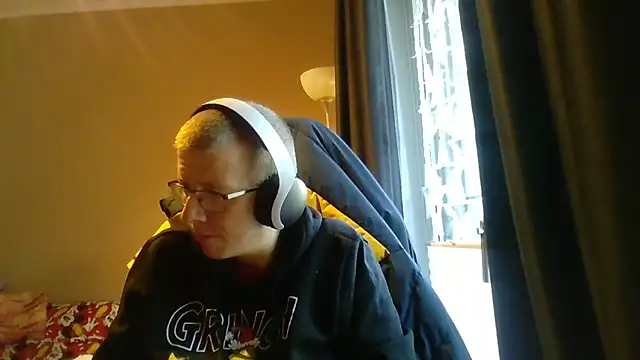 David250692 online show from December 15, 10:12 am