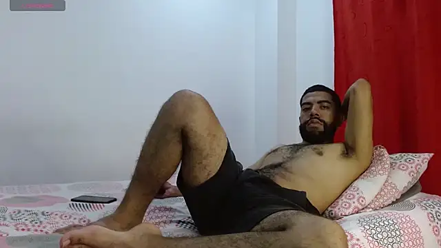 Snapshot of Aroon_Stonne chatting on February 2, 2:48 am Aroon Stonne online show from February 2, 2:48 am