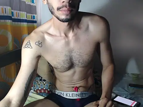 Snapshot of alisterxxx chatting on October 19, 11:02 am alisterxxx online show from October 19, 11:02 am