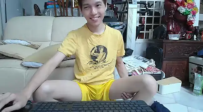 Snapshot of andrewooi chatting on March 22, 12:35 pm andrewooi online show from March 22, 12:35 pm