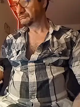 goldeagle1973 online show from November 15, 3:19 am