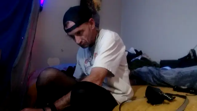 Snapshot of lickthecat chatting on September 22, 10:59 am lickthecat online show from September 22, 10:59 am