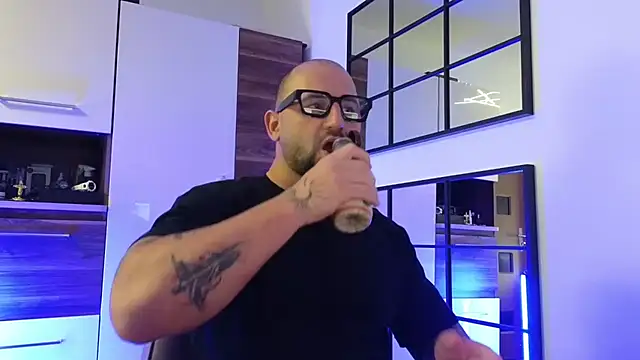 moonjoey online show from September 24, 2:04 pm