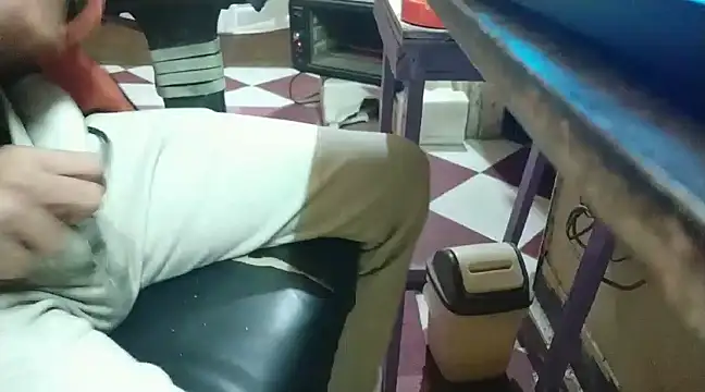 growing20yo online show from January 6, 12:05 am