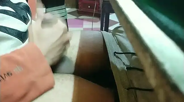 growing20yo online show from February 18, 11:30 pm