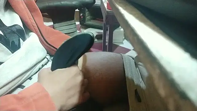 growing20yo online show from December 28, 12:15 am