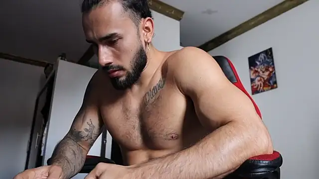 Snapshot of Baky_sexy chatting on December 19, 2:46 pm Baky sexy online show from December 19, 2:46 pm