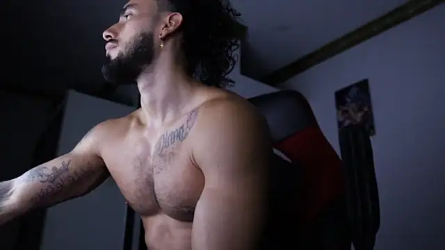 Snapshot of Baky_sexy chatting on December 11, 10:37 am Baky sexy online show from December 11, 10:37 am
