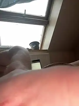 Chris-LE91 online show from March 14, 6:20 am