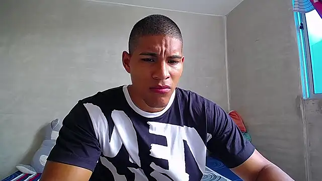 Snapshot of teddyfit19cm chatting on December 20, 5:08 pm teddyfit19cm online show from December 20, 5:08 pm