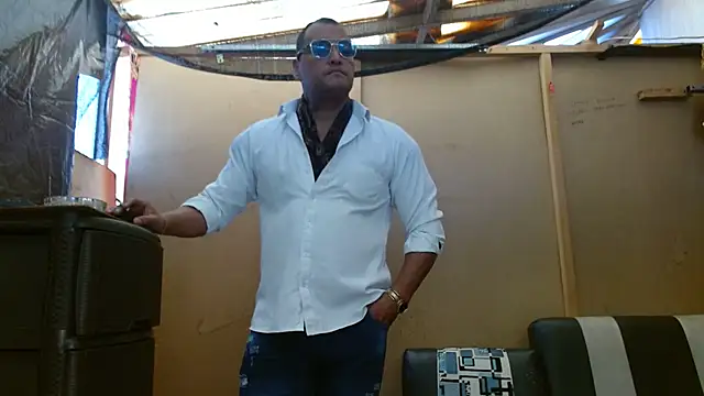 Snapshot of hardrock982 chatting on February 19, 1:28 pm hardrock982 online show from February 19, 1:28 pm