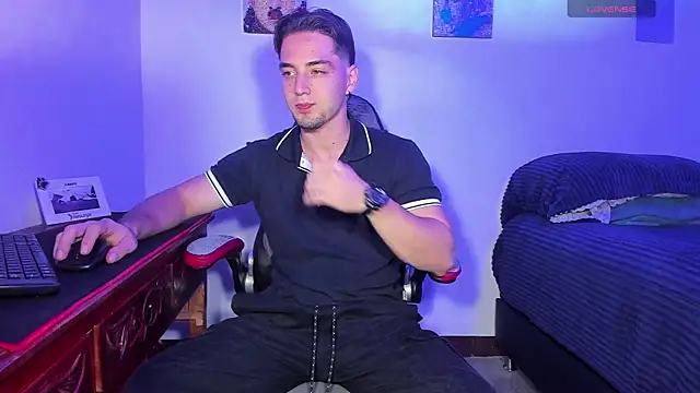 Alex smith00 online show from October 4, 2:38 am