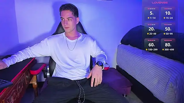 Alex smith00 online show from March 1, 2:48 am